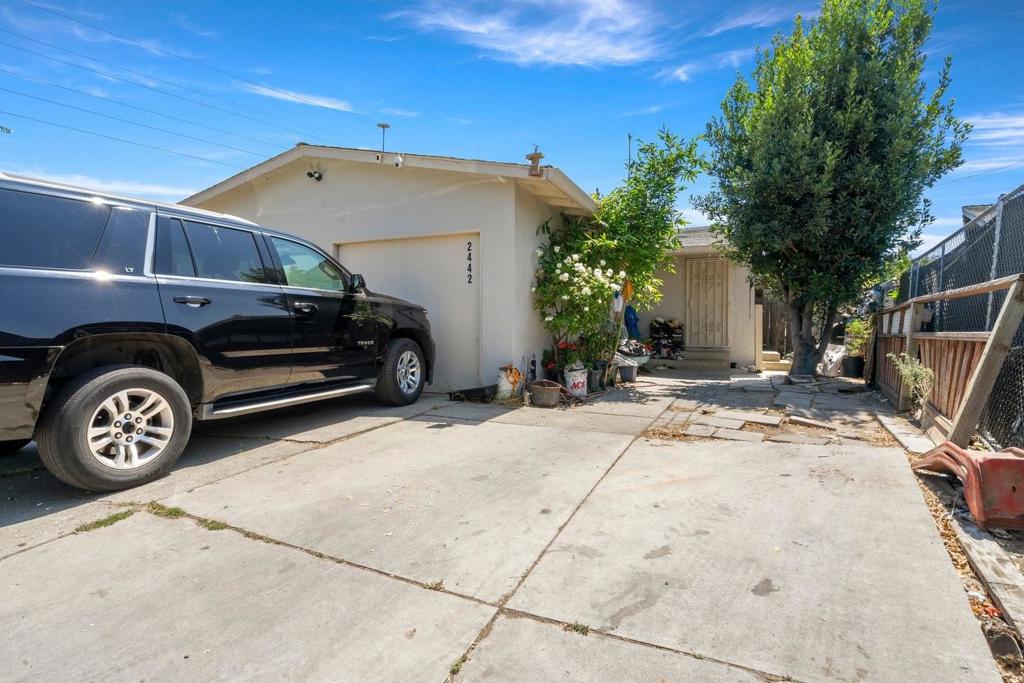 2442 Clyda Drive Property Photo