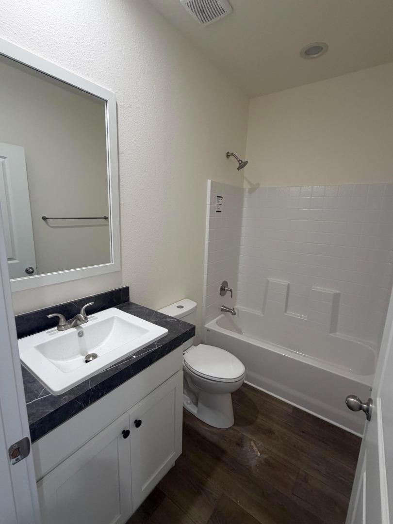 132 Village Circle 132 Property Photo 8