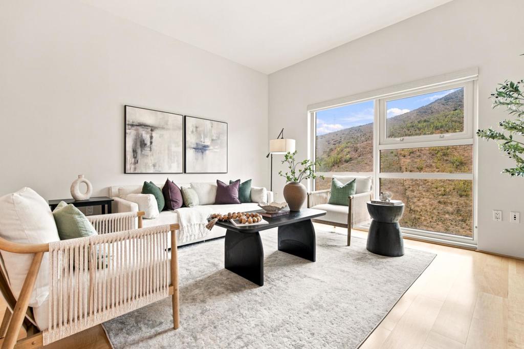 1 Mandalay Place 1510 Property Photo 1