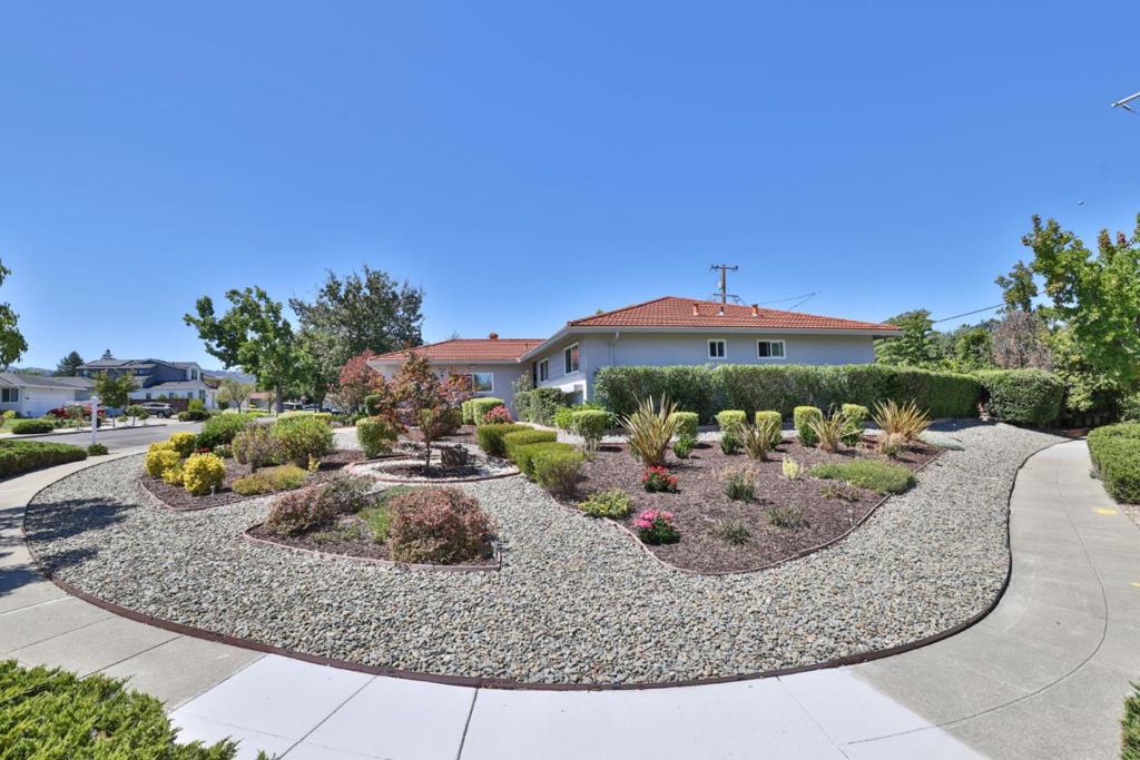 7453 De La Farge Drive Property Photo 1