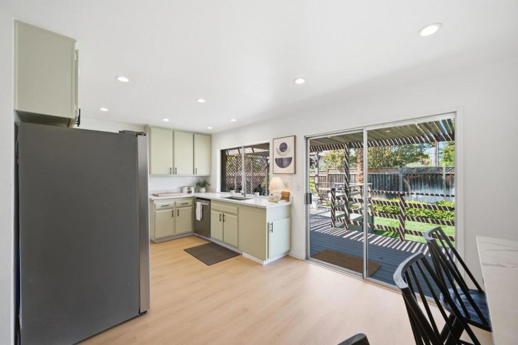 141 Park Sharon Drive Property Photo 14