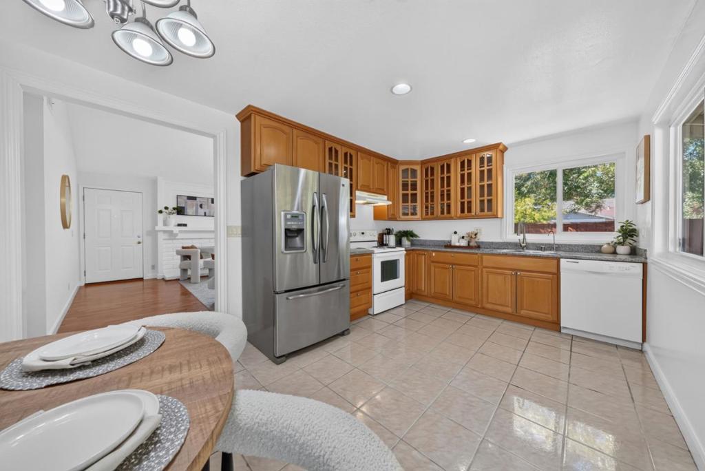 2422 Ridgeglen Way Property Photo 14