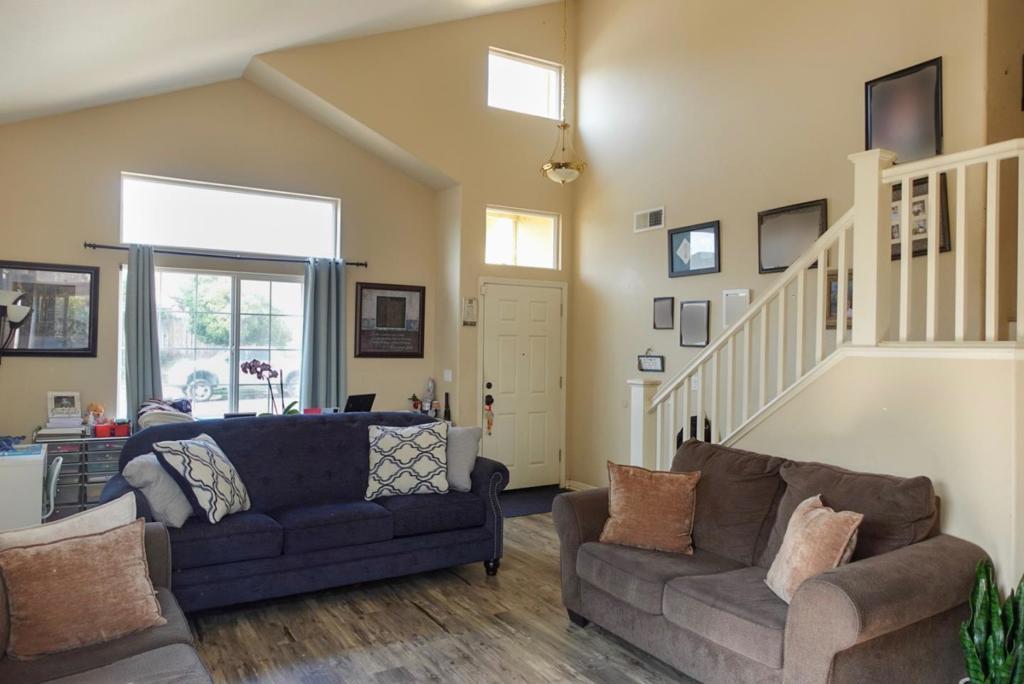 972 San Gabriel Property Photo 4