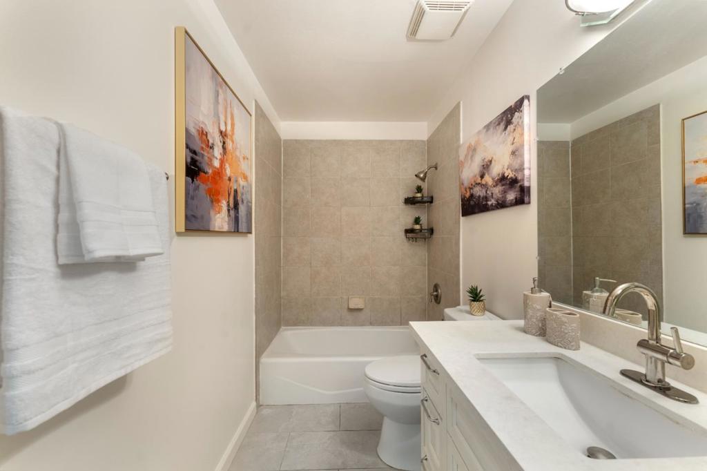 580 Crystalberry Terrace Property Photo 7