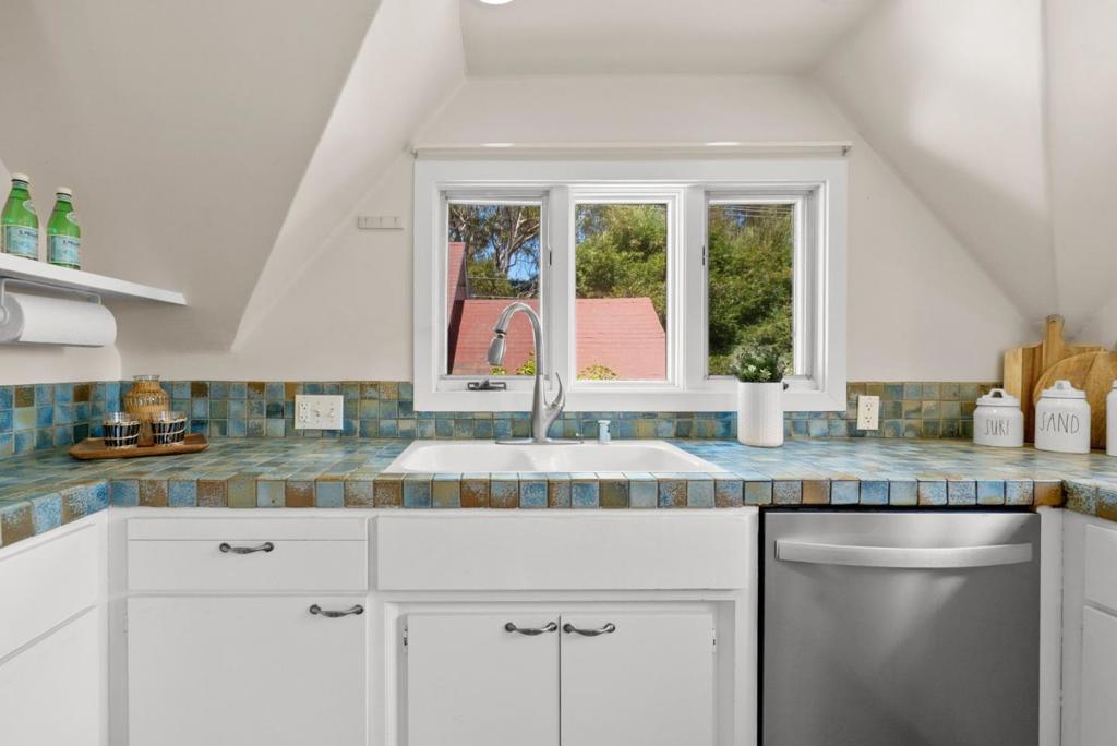 230 Alhambra Avenue Property Photo 12