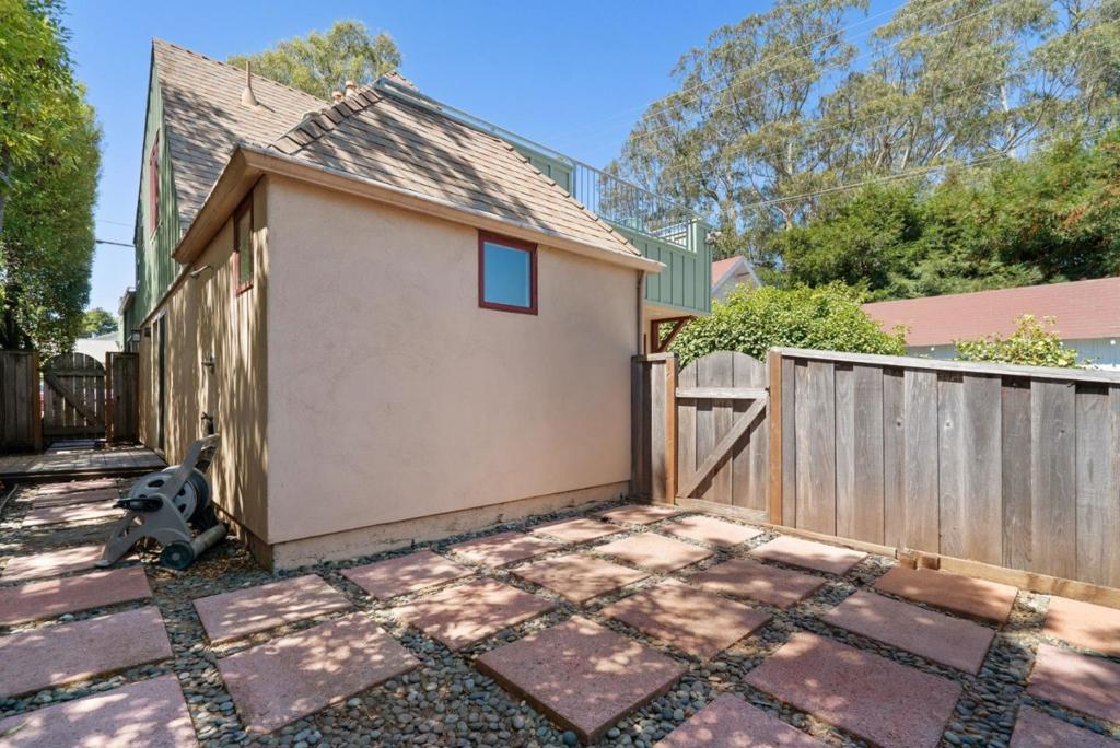 230 Alhambra Avenue Property Photo 32