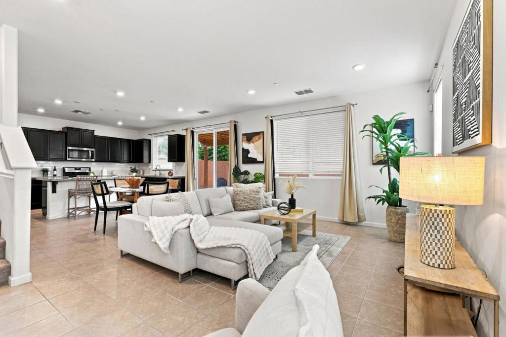 600 Duran Court Property Photo 6