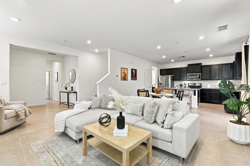 600 Duran Court Property Photo 7