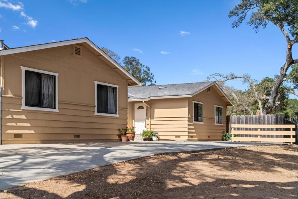 76857695 Pine Tree Property Photo 3