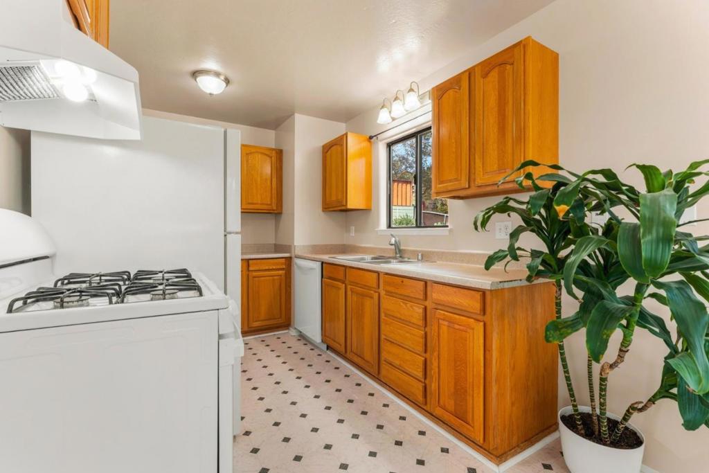 76857695 Pine Tree Property Photo 20