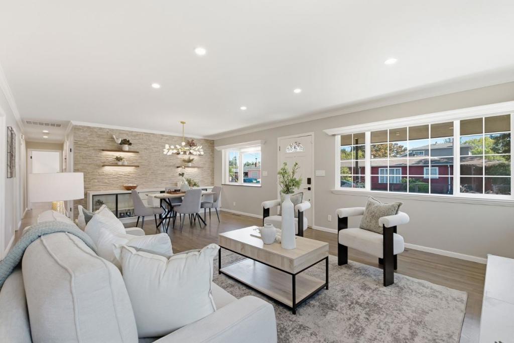 3146 Wessex Way Property Photo