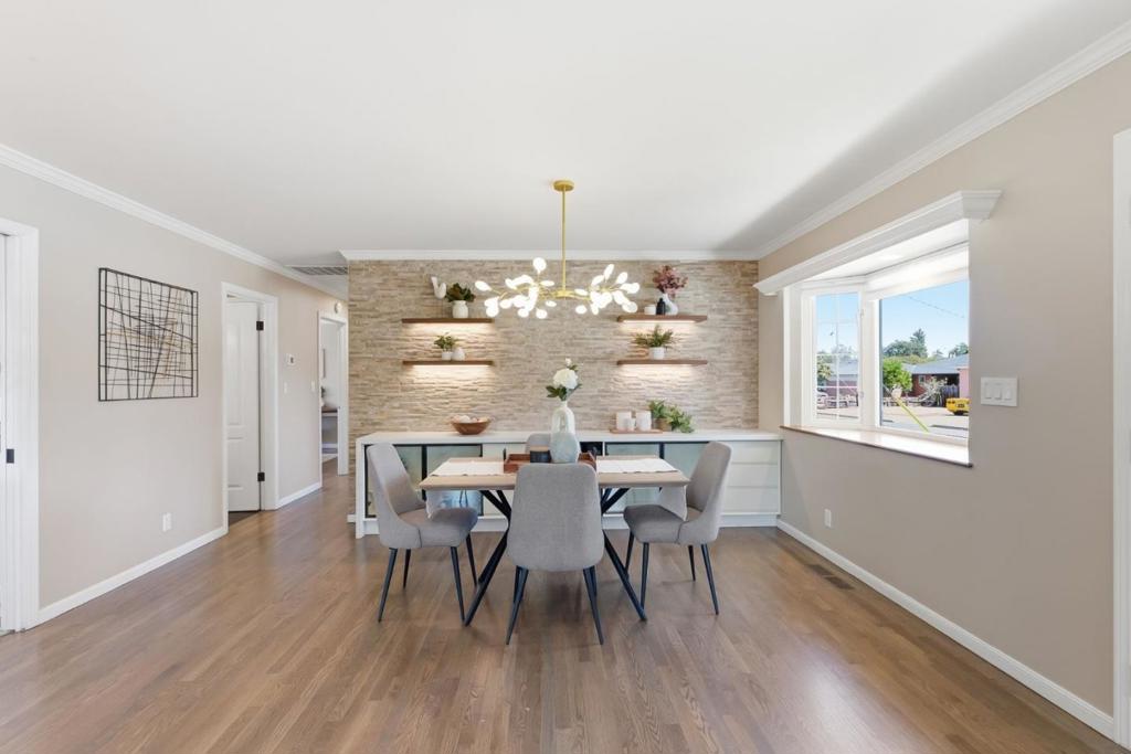 3146 Wessex Way Property Photo 4