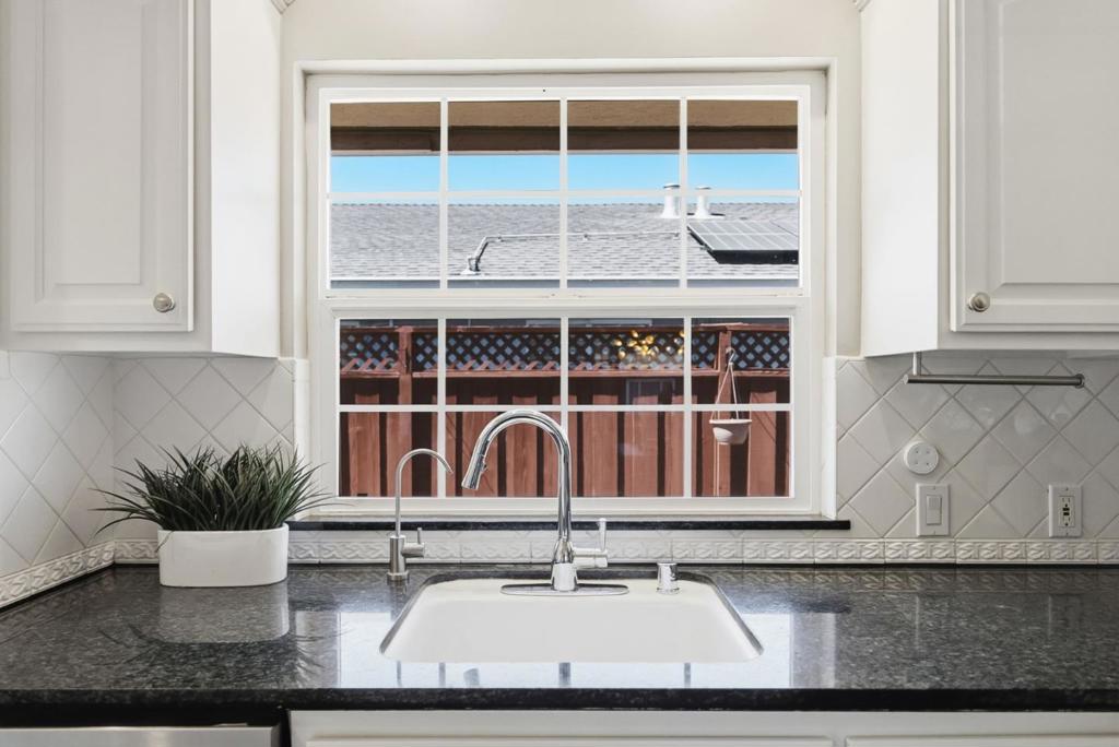 3146 Wessex Way Property Photo 7