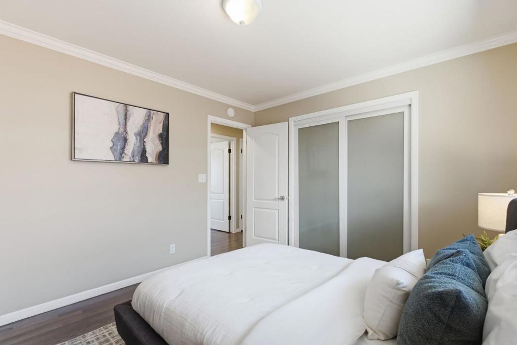 3146 Wessex Way Property Photo 22