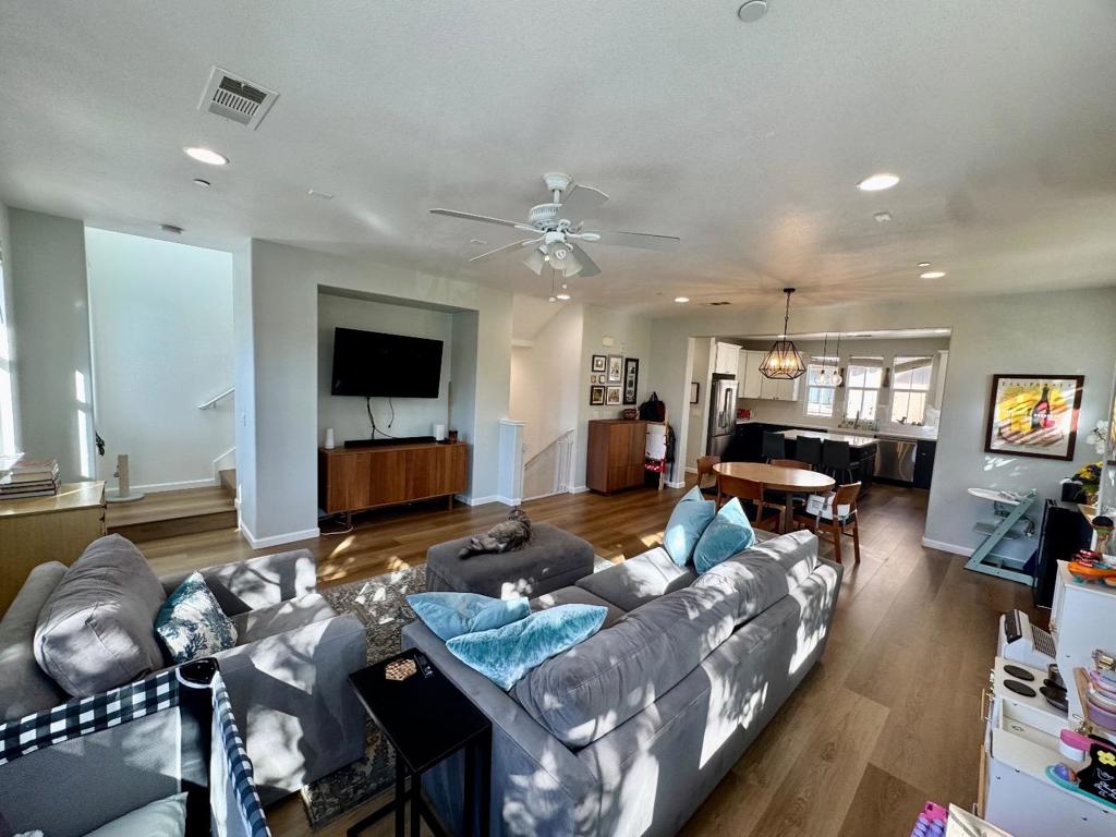 632 Moss Way Property Photo 6
