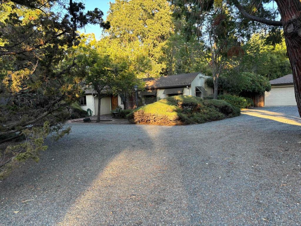 845 Los Robles Avenue Property Photo 1