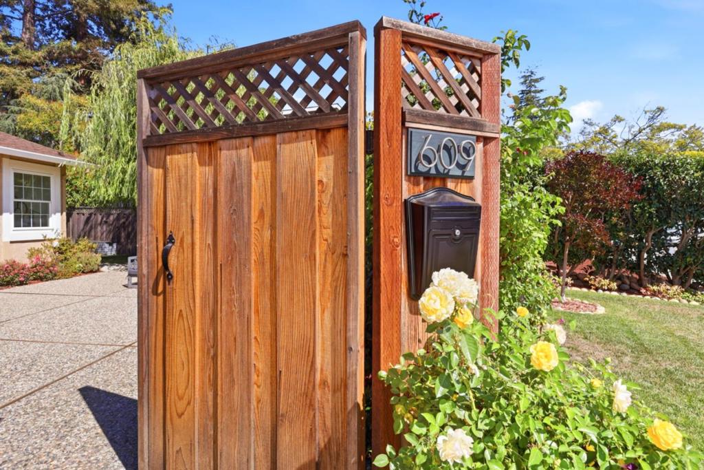 609 Teredo Drive Property Photo 2