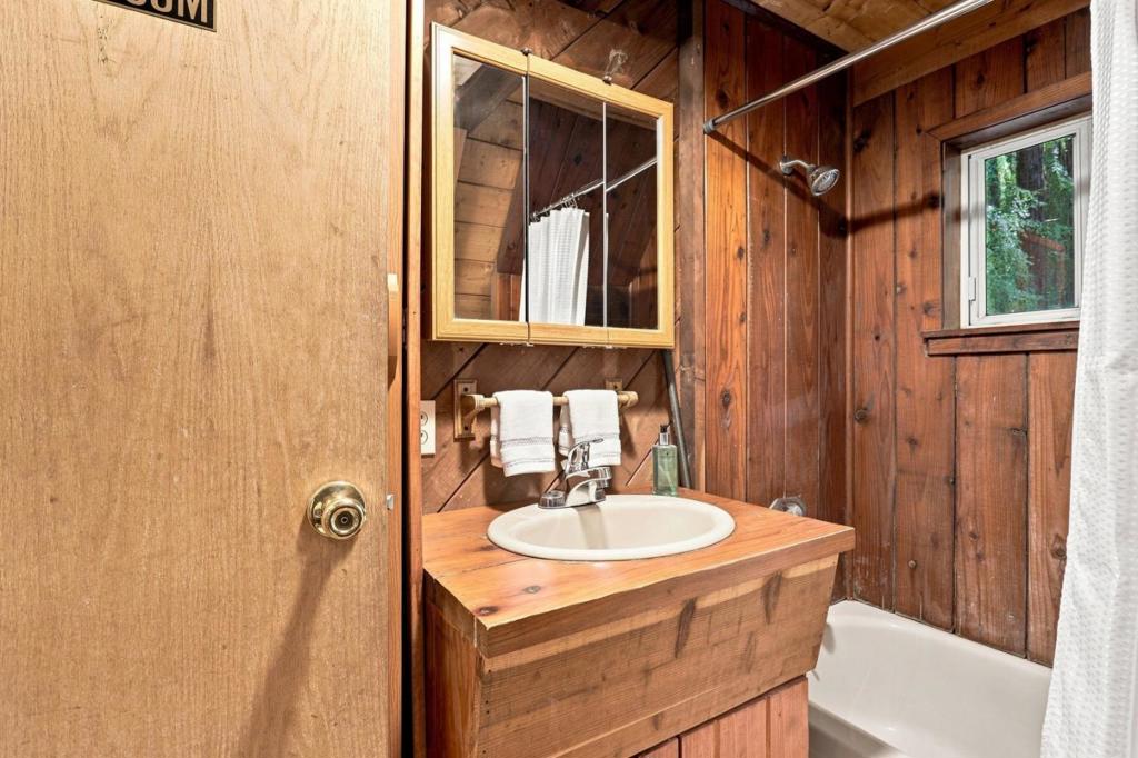 24500 Glenwood Drive Property Photo 33