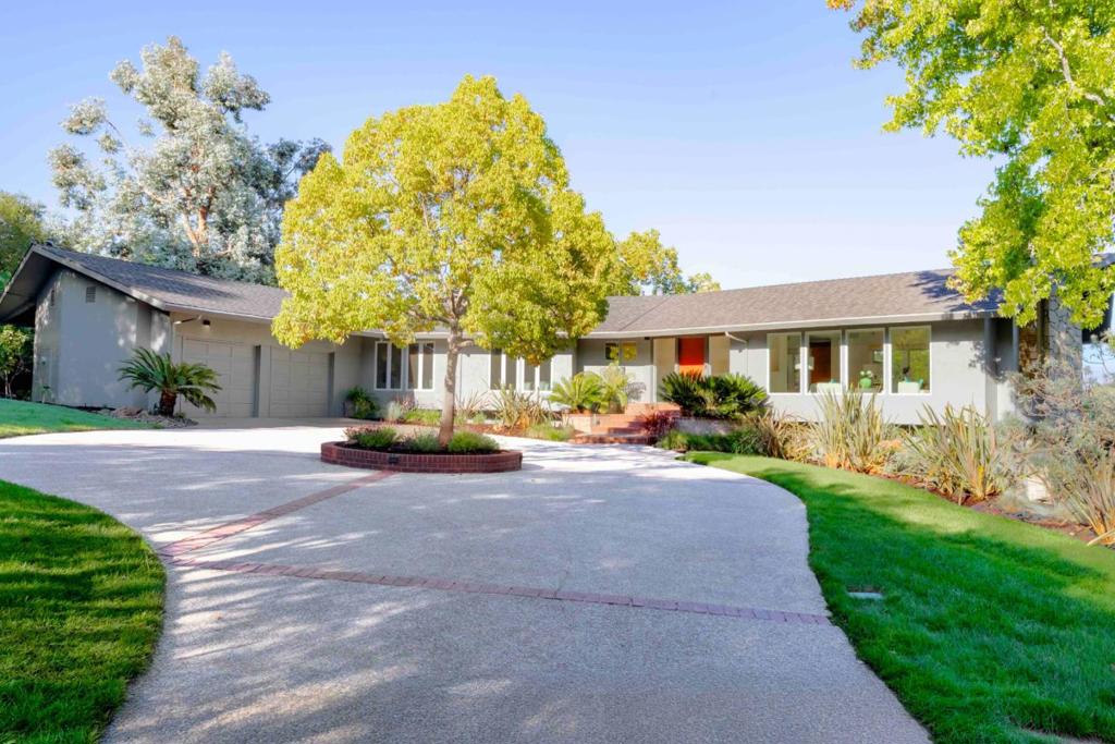 40 Hillbrook Drive Property Photo 2
