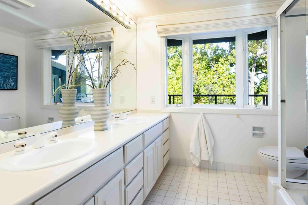 40 Hillbrook Drive Property Photo 12