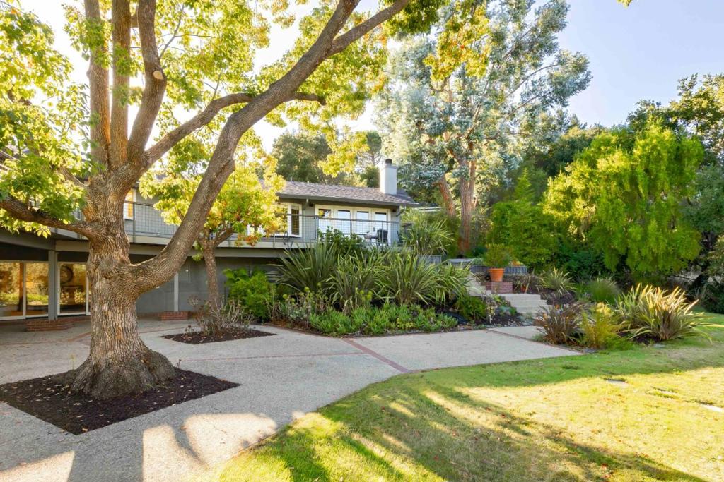 40 Hillbrook Drive Property Photo 29