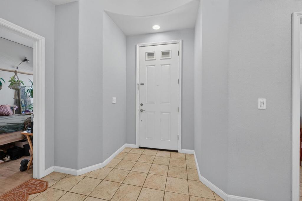 551 Hillock Drive Property Photo 13