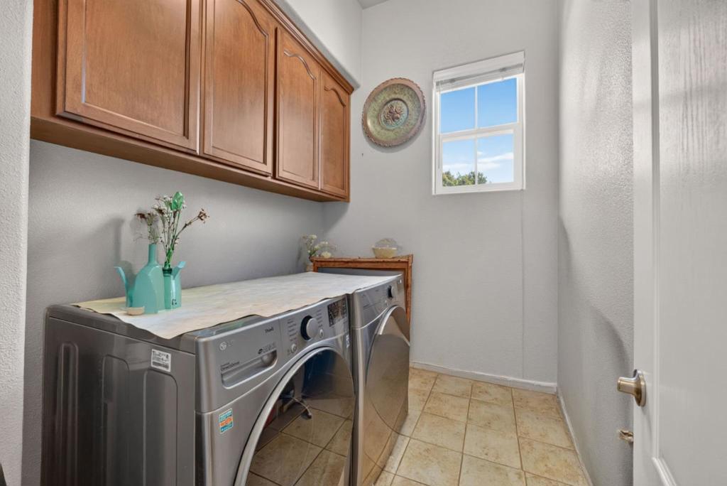 551 Hillock Drive Property Photo 38