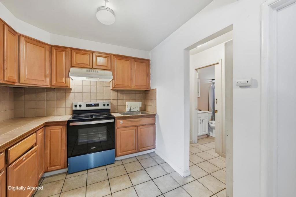 3050 Davis Street Property Photo 11