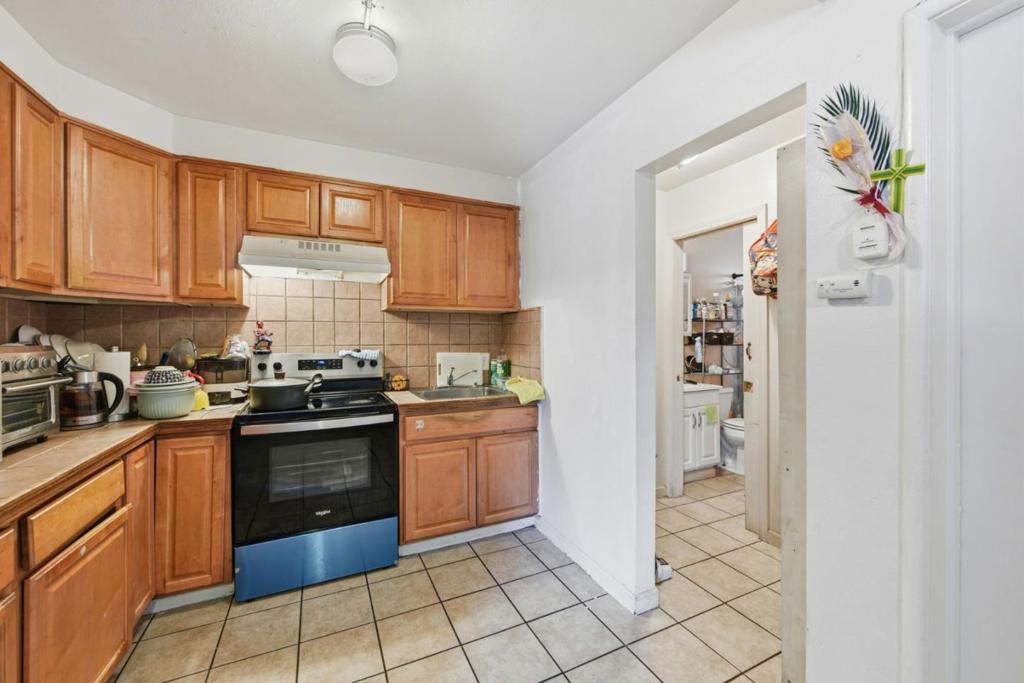 3050 Davis Street Property Photo 28