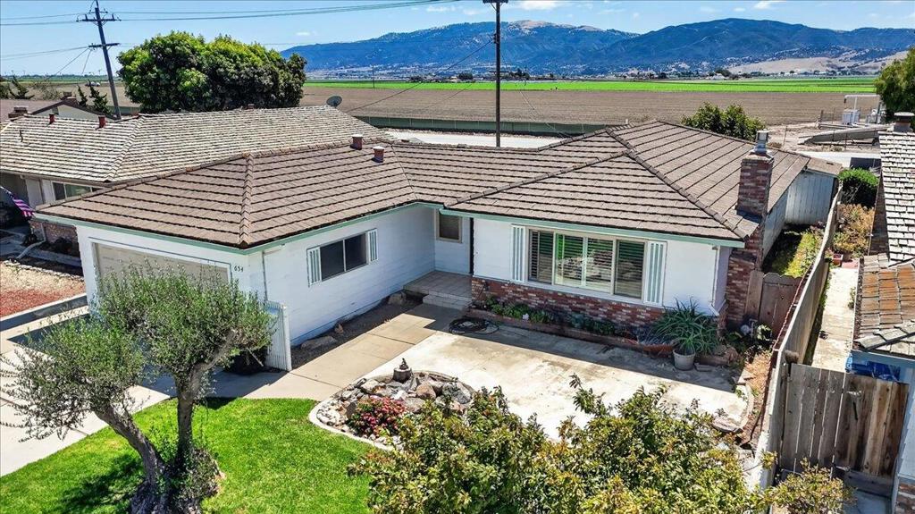 654 La Mesa Drive Property Photo 1