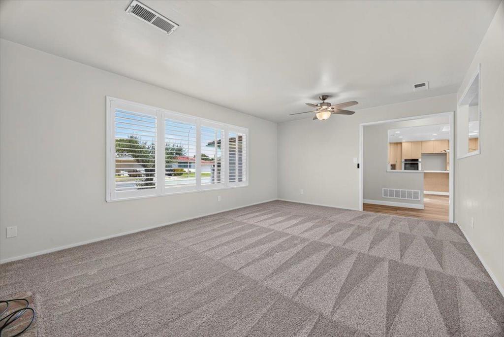 654 La Mesa Drive Property Photo 2