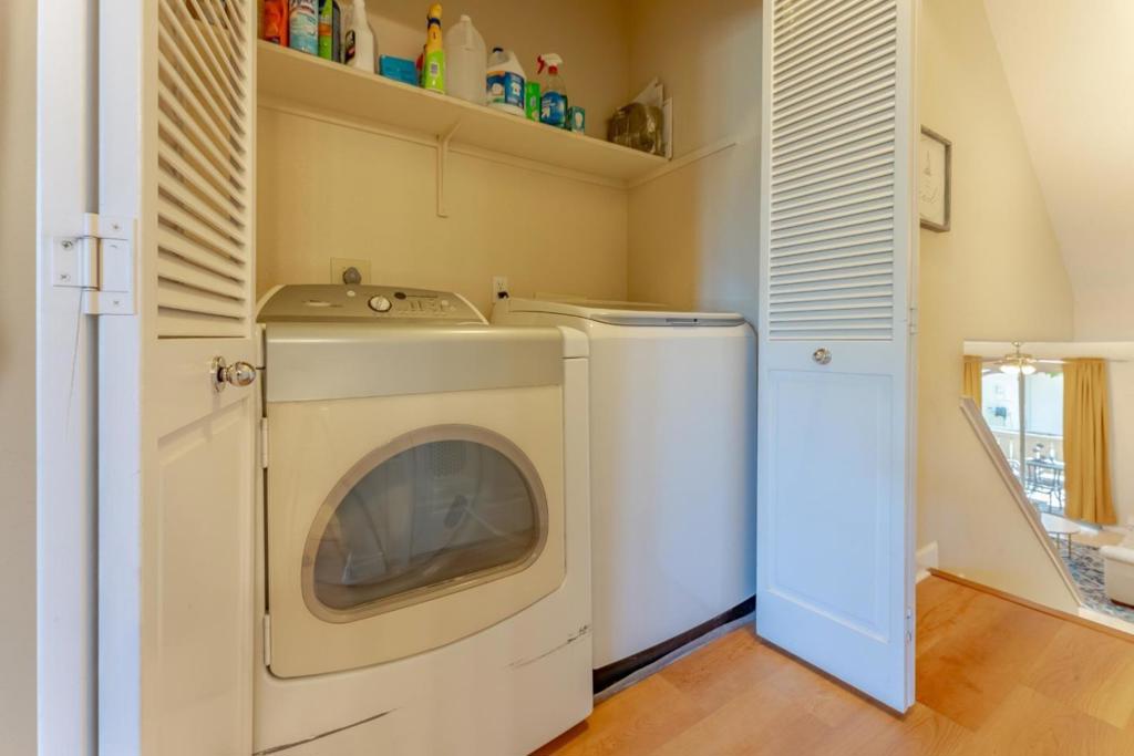 228 Everson Drive Property Photo 11