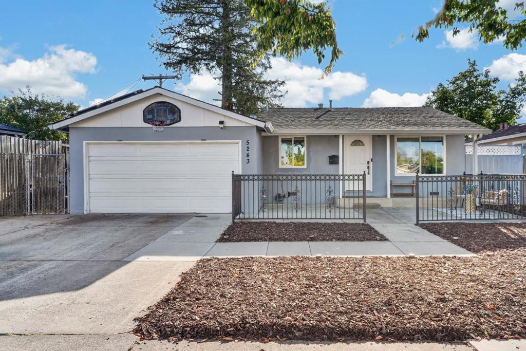 5243 Amelia Drive Property Photo 4