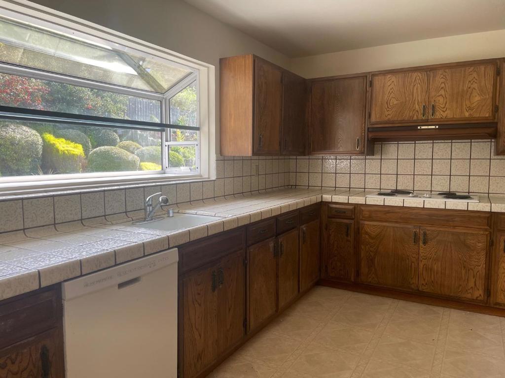 832 Oddstad Boulevard Property Photo 2
