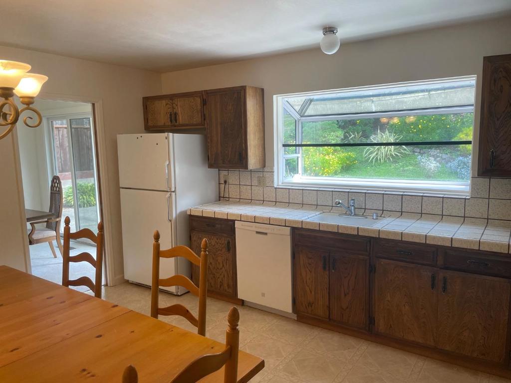 832 Oddstad Boulevard Property Photo 4