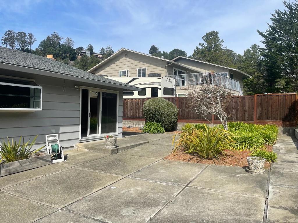 832 Oddstad Boulevard Property Photo 16