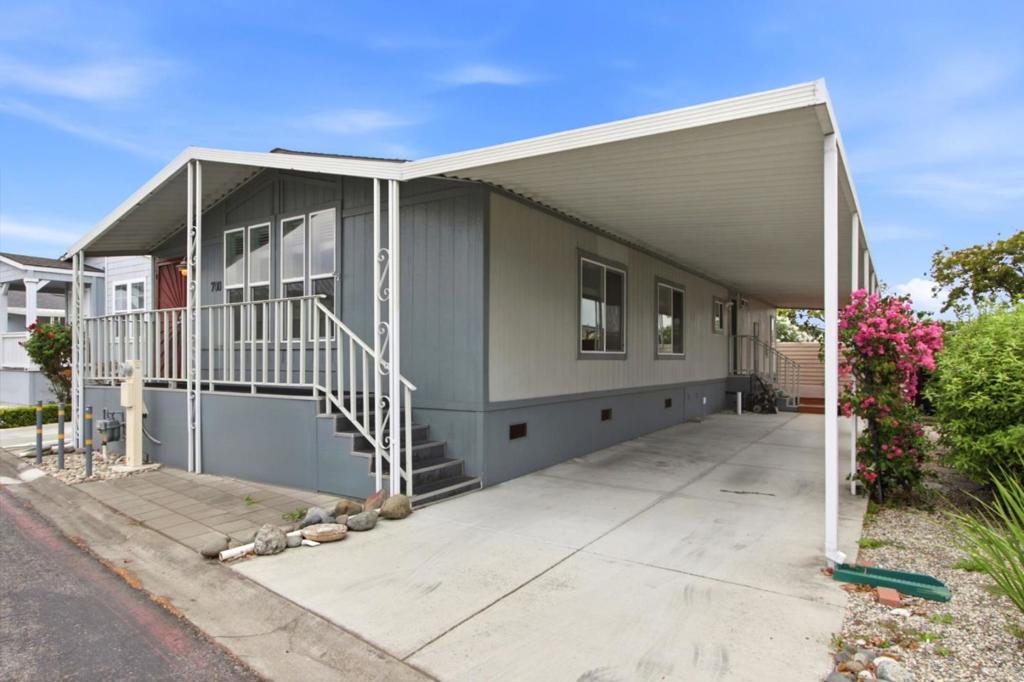 1085 Tasman Drive 700 Property Photo 3