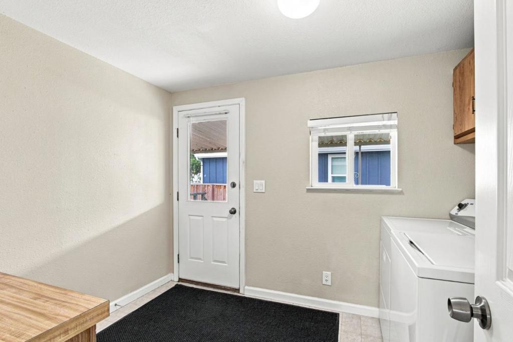 1085 Tasman Drive 700 Property Photo 27
