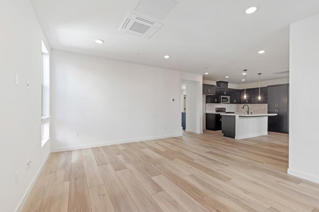 6710 Optimum Loop Property Photo 5