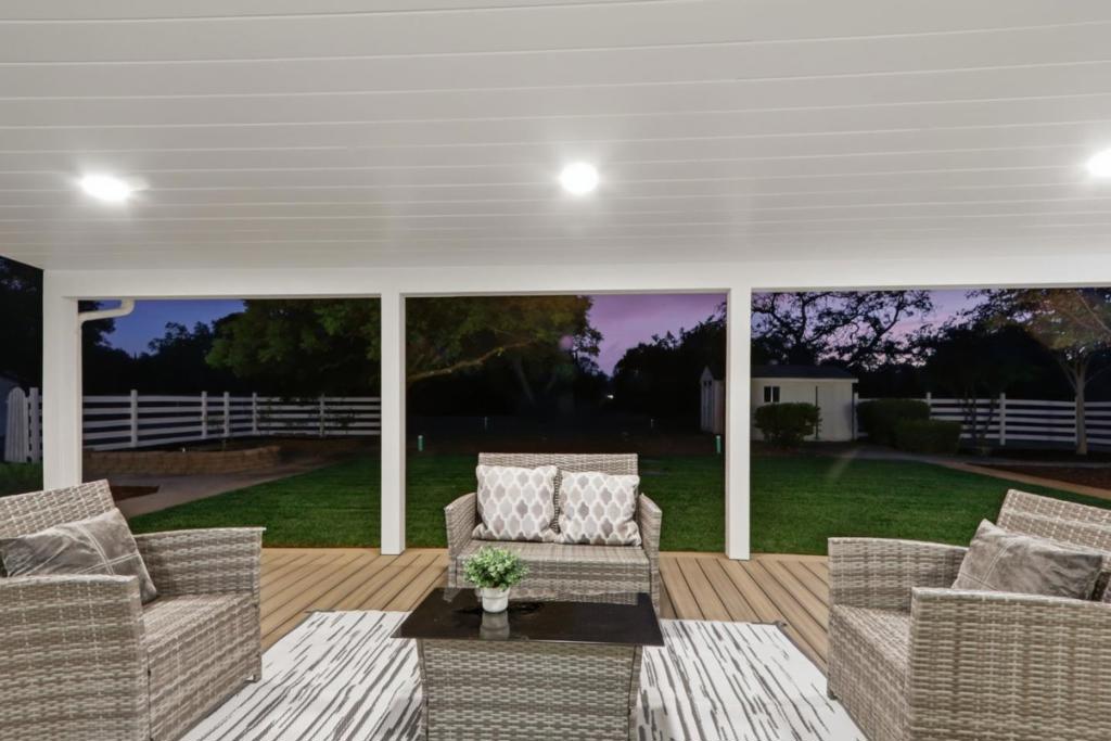 14655 Country Lane Property Photo 22