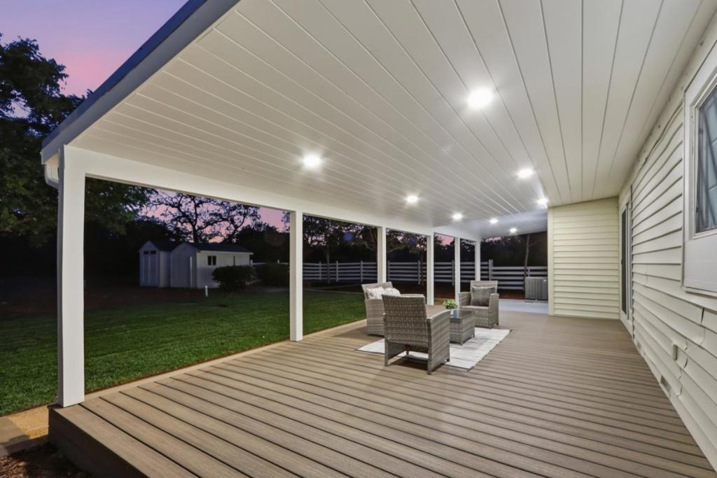 14655 Country Lane Property Photo 24