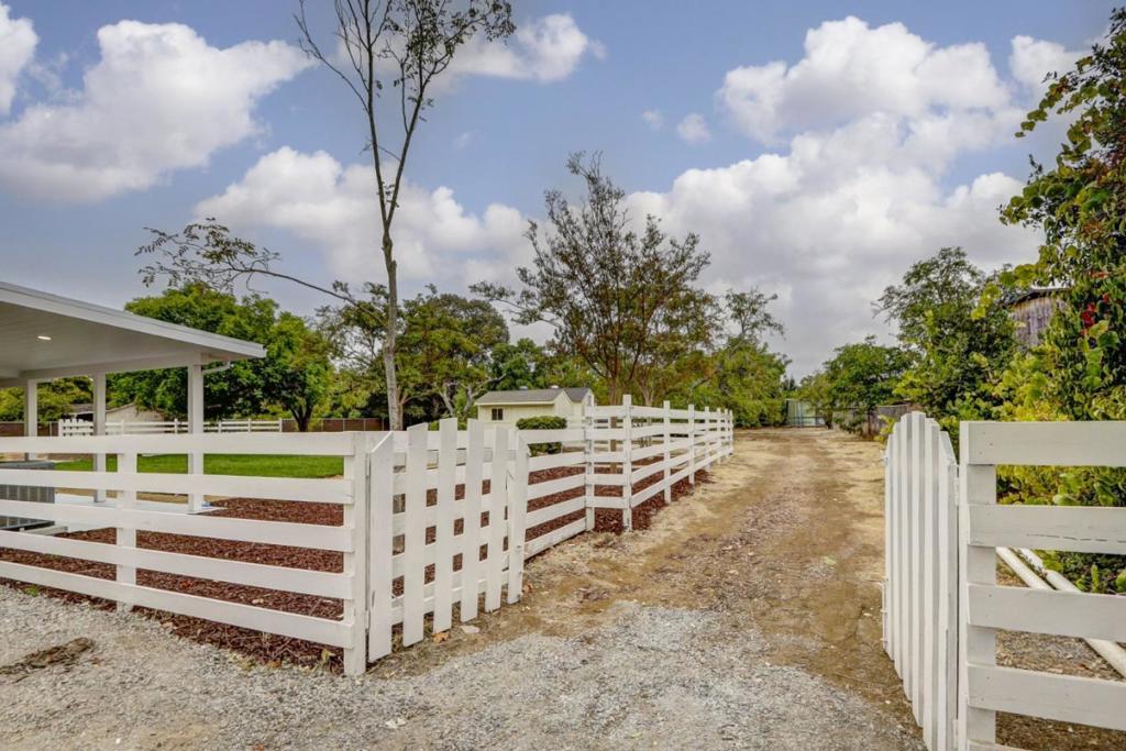 14655 Country Lane Property Photo 39