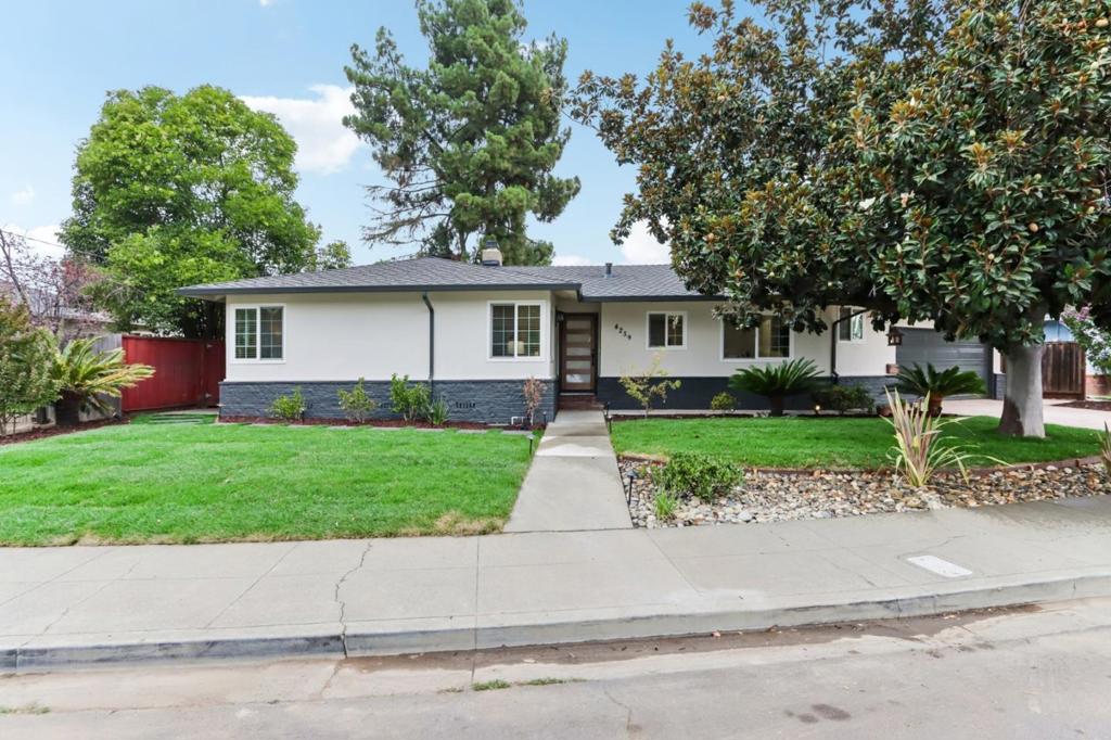 4259 Silver Street Property Photo 1