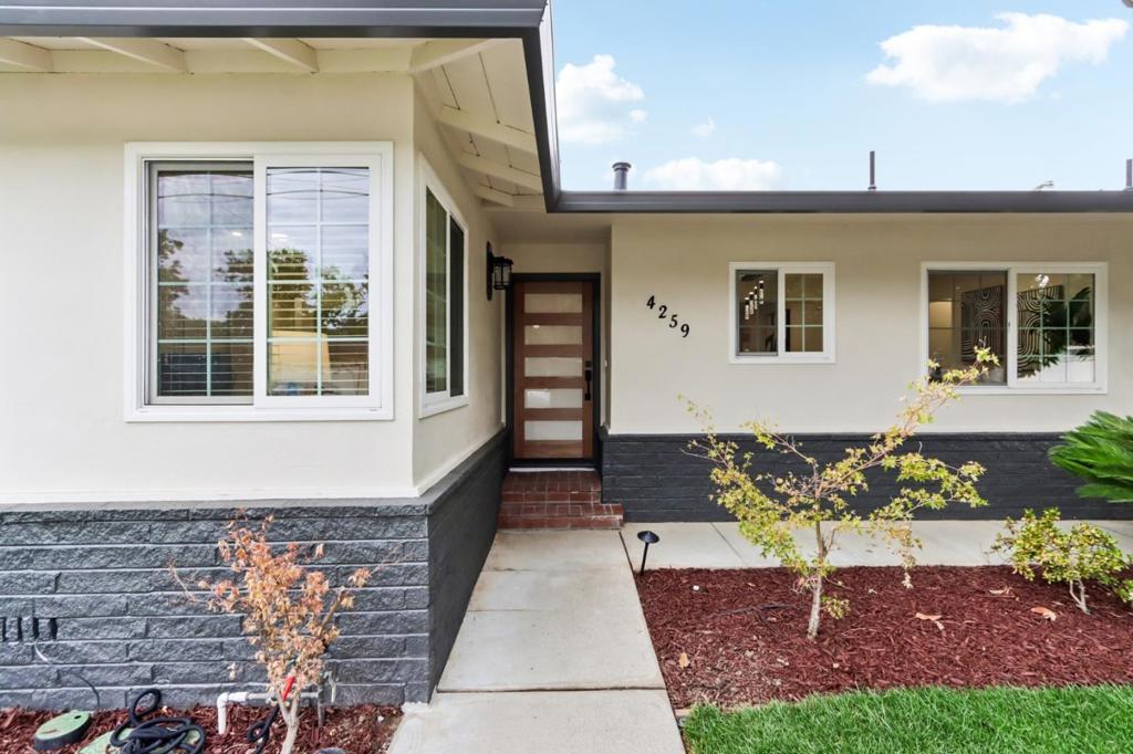 4259 Silver Street Property Photo 5