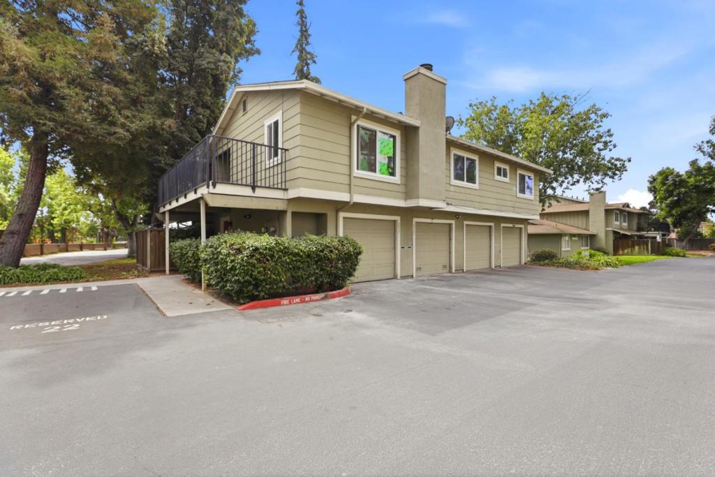 2937 Rose Avenue Property Photo 4