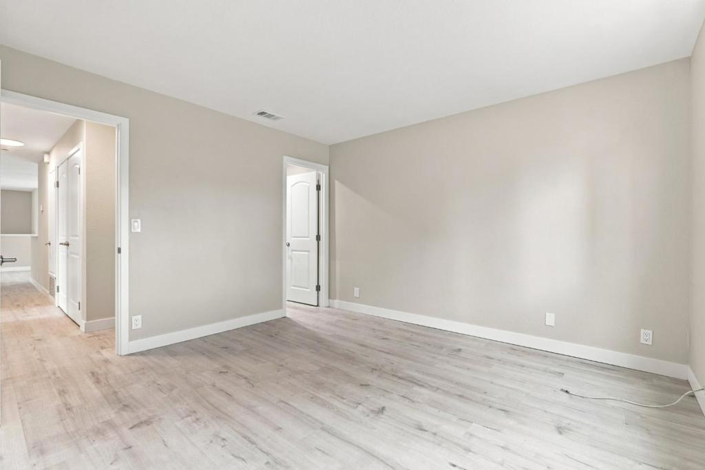 2937 Rose Avenue Property Photo 18