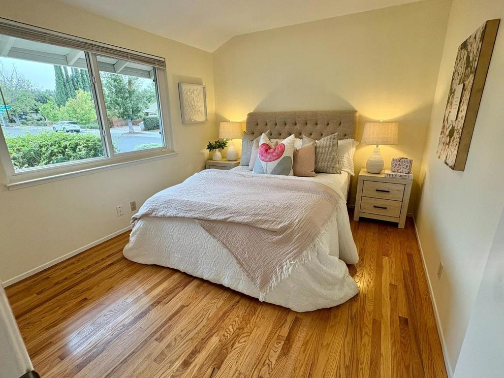 2803 Ivywood Court Property Photo 9