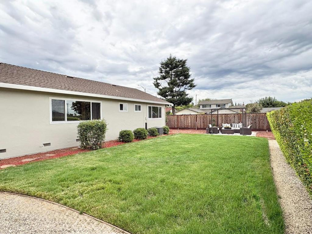 2803 Ivywood Court Property Photo 16