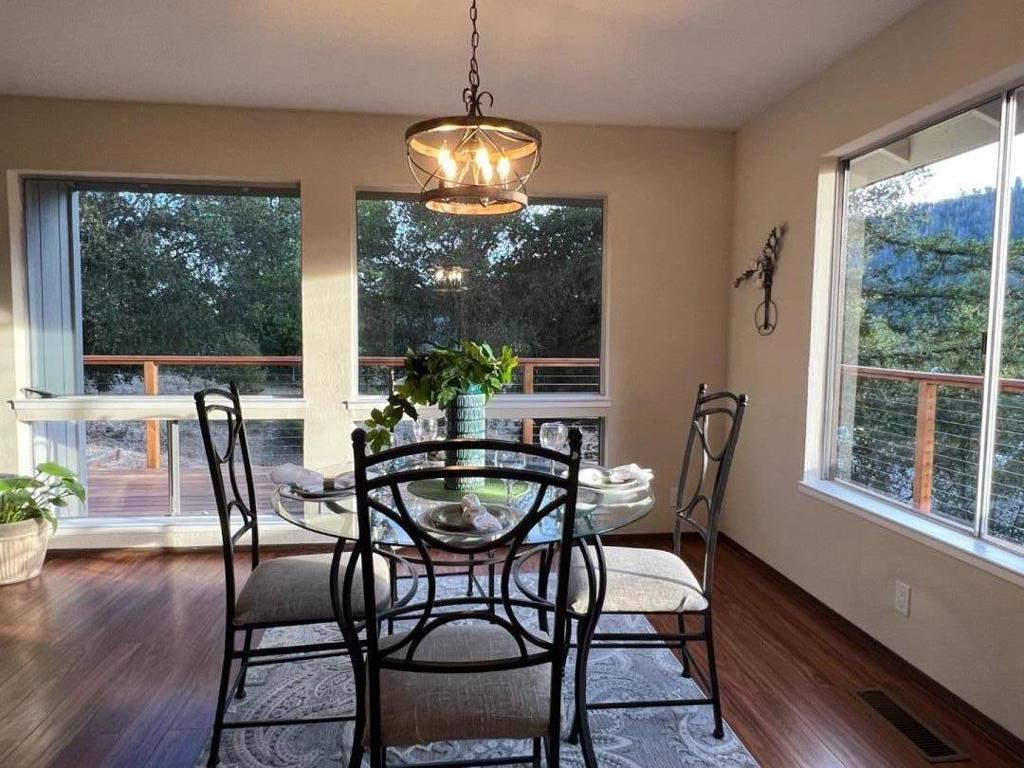 109 Crows Nest Drive Property Photo 8