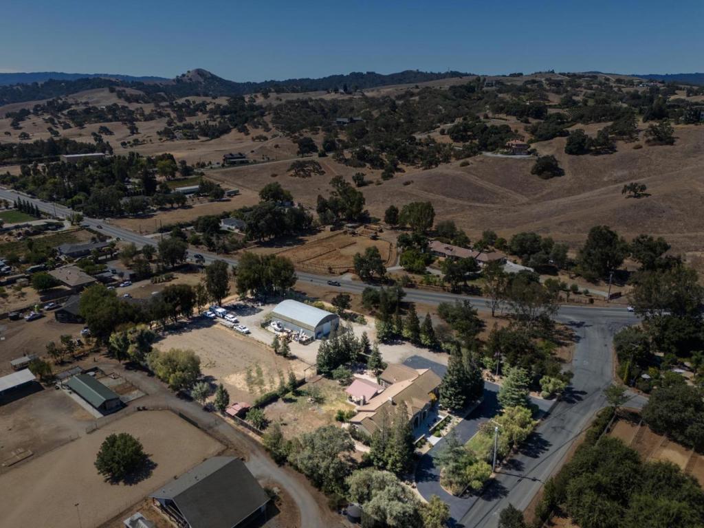 740 California Avenue Property Photo 4